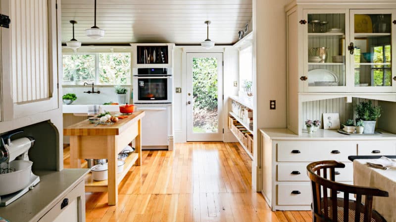 Дизайн интерьера проходной кухни в квартире и частном доме